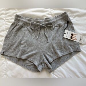 Alo Daze Short Grey